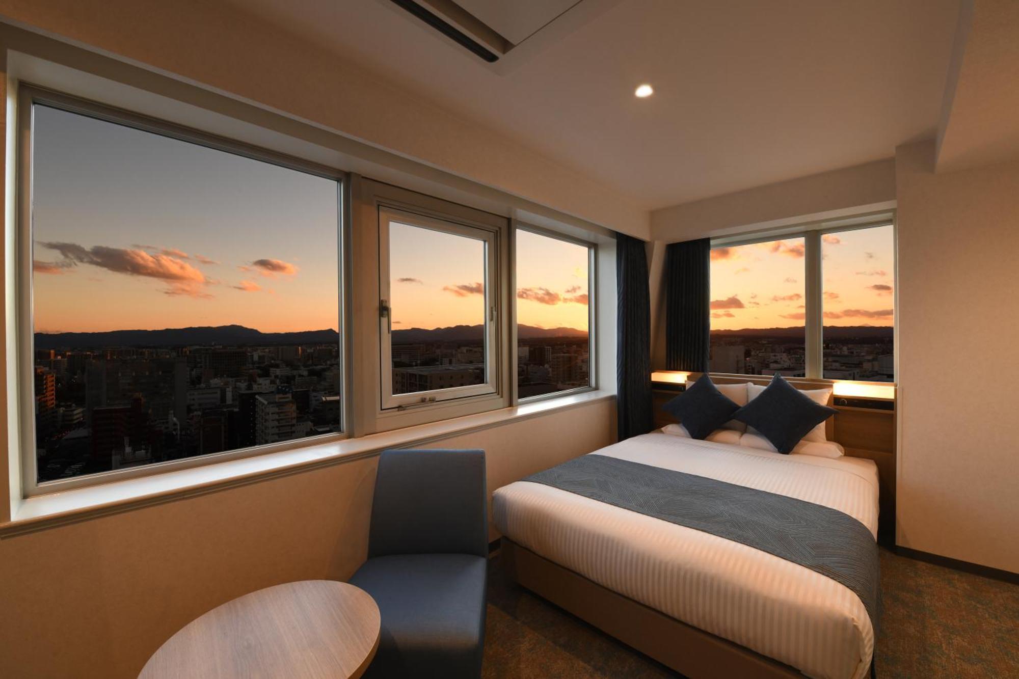Art Hotel Miyazaki Sky Tower Bagian luar foto
