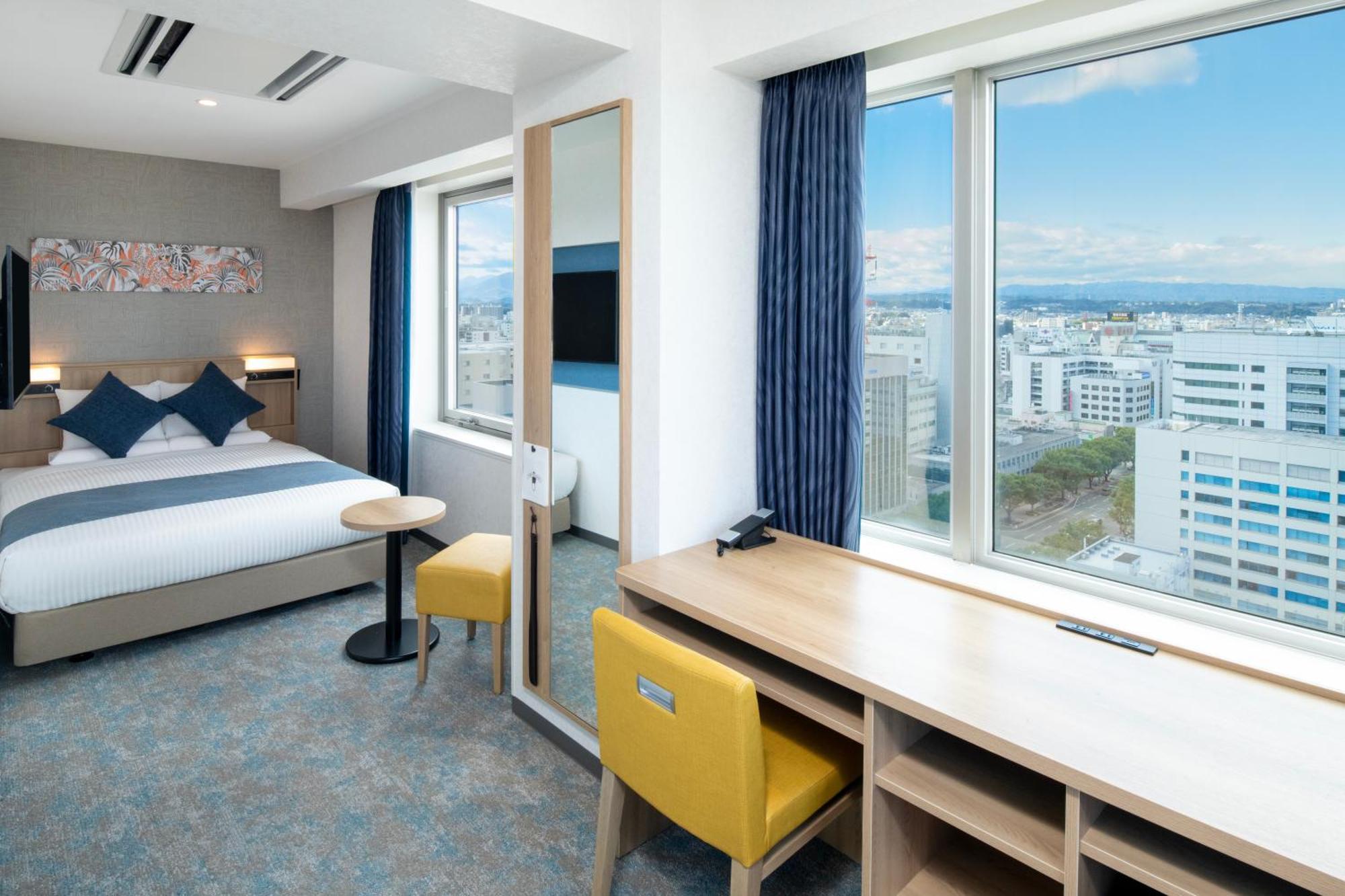Art Hotel Miyazaki Sky Tower Bagian luar foto