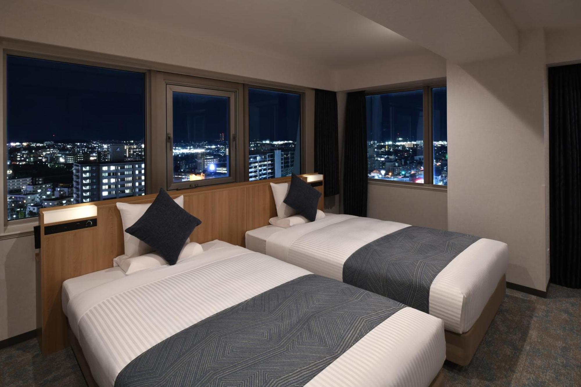 Art Hotel Miyazaki Sky Tower Bagian luar foto