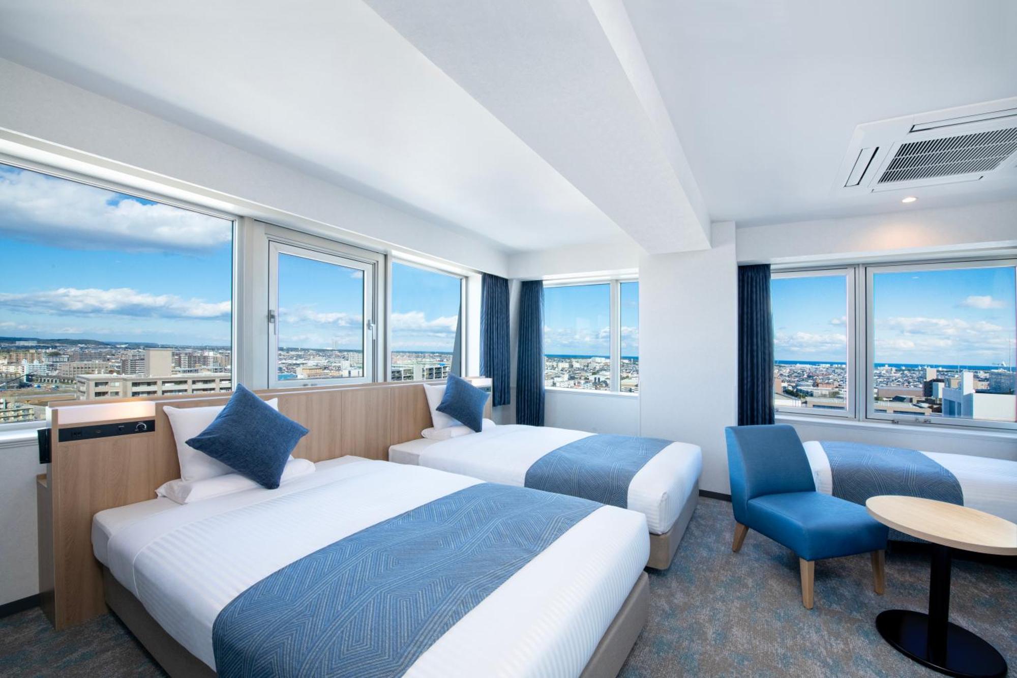 Art Hotel Miyazaki Sky Tower Bagian luar foto
